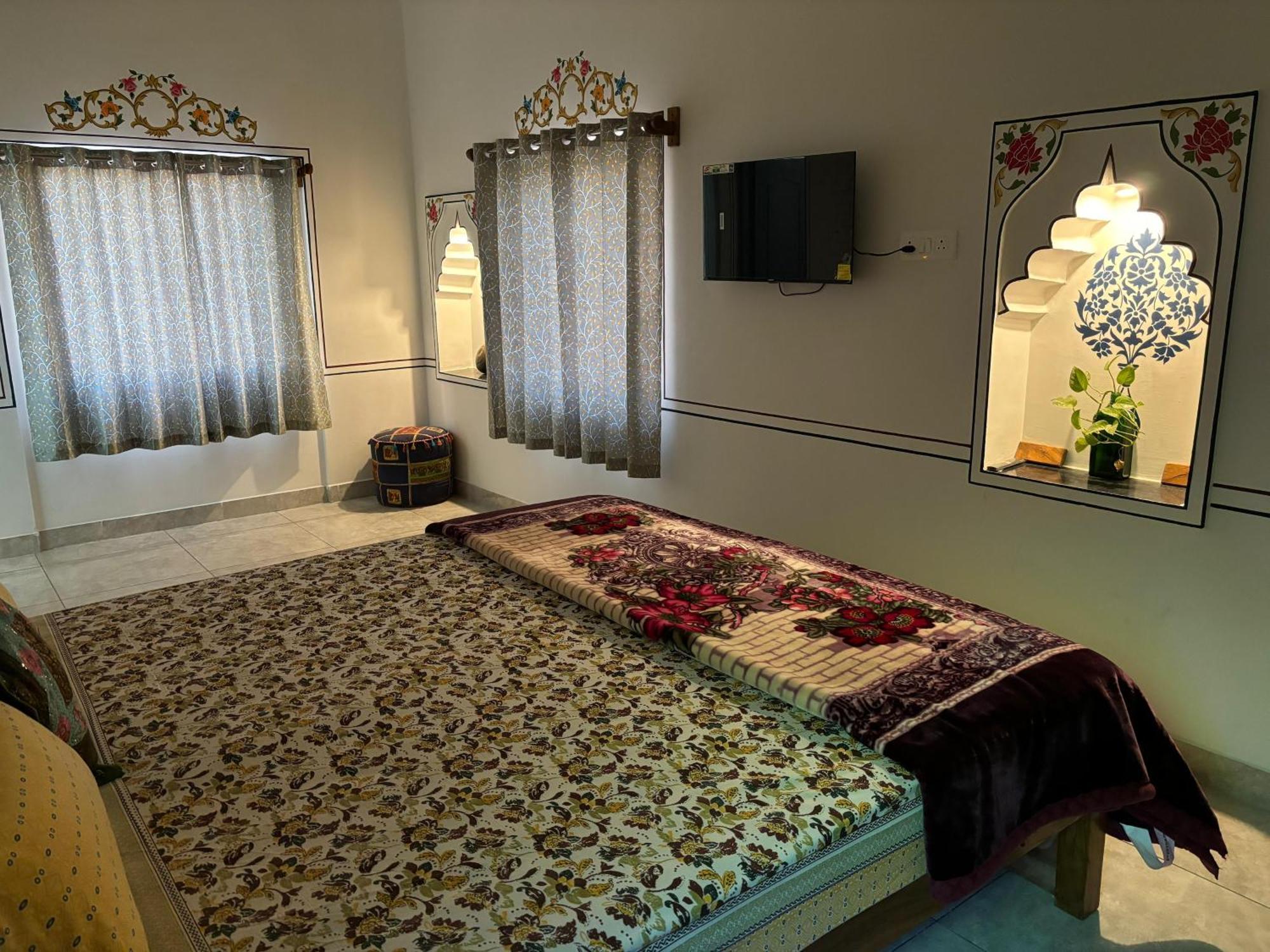 פושקאר Hotel Tulsi Palace מראה חיצוני תמונה